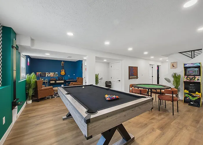 Normal Escape Near Isu - Group Stay - Game Room & Hot Tub *