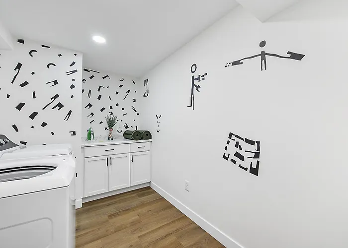 Normal Escape Near Isu - Group Stay - Game Room & Hot Tub *