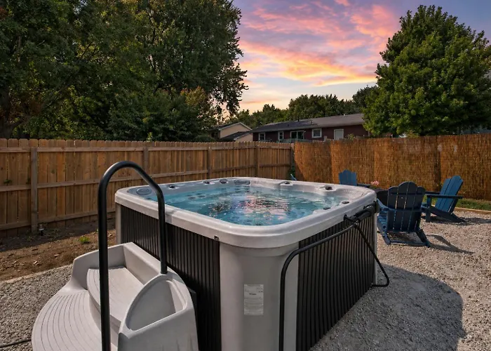Normal Escape Near Isu - Group Stay - Game Room & Hot Tub